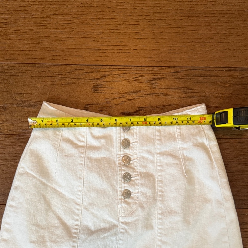 White Button-Front Denim Mini Skirt with Frayed Hem - Picture 2 of 5